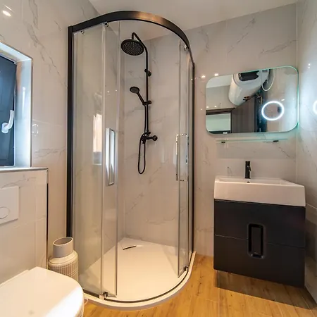 Moderní Se Zastřešenou Terasou V Docházkové Vzdálenosti Na Pláž Hébergement de vacances